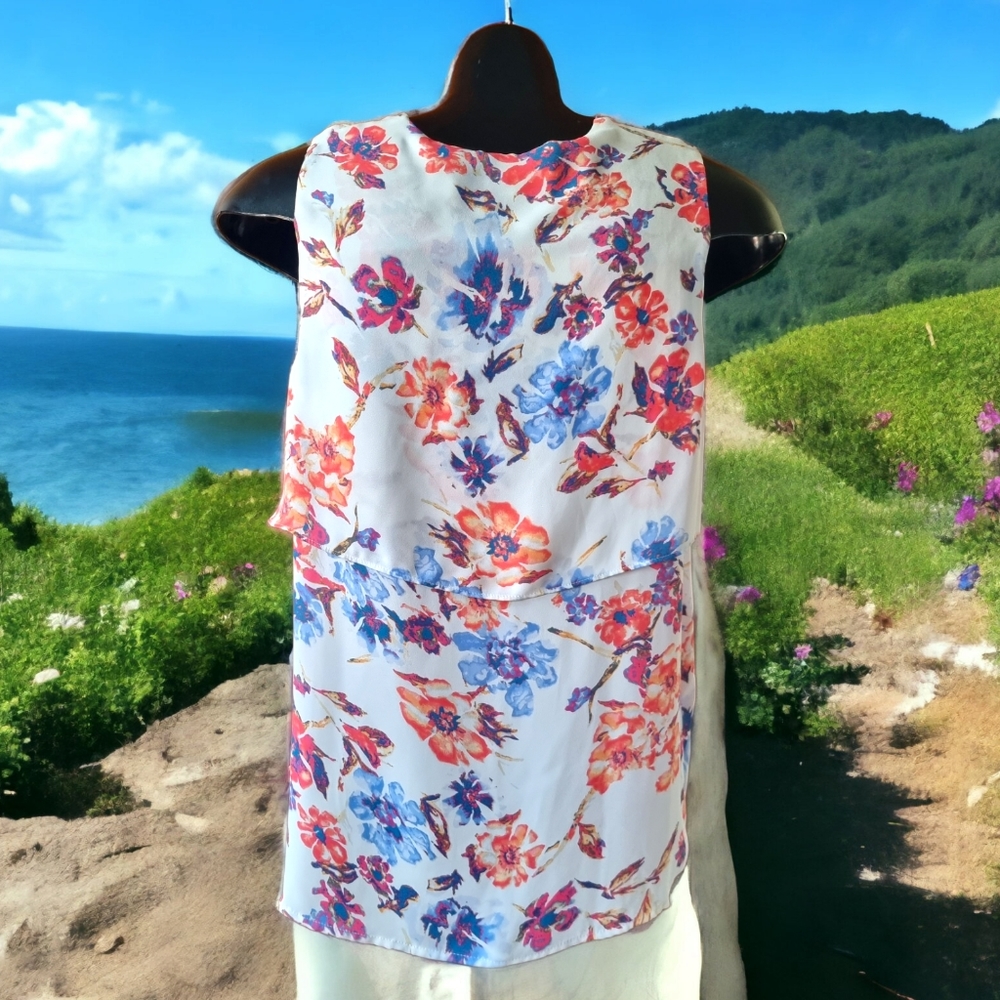 Violet + Claire Front Ruffle Floral Blouse - Picture 3 of 8